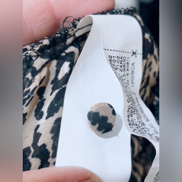 Zara brand size XS Stylish Black and Tan Crop Top - Picture 7 of 8